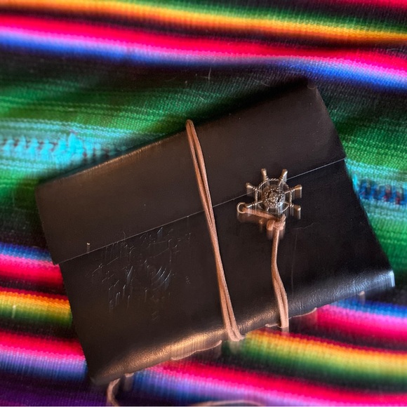 Leather wrap binder blank journal 5” x 7” with compass stamp and pendant - Picture 3 of 6